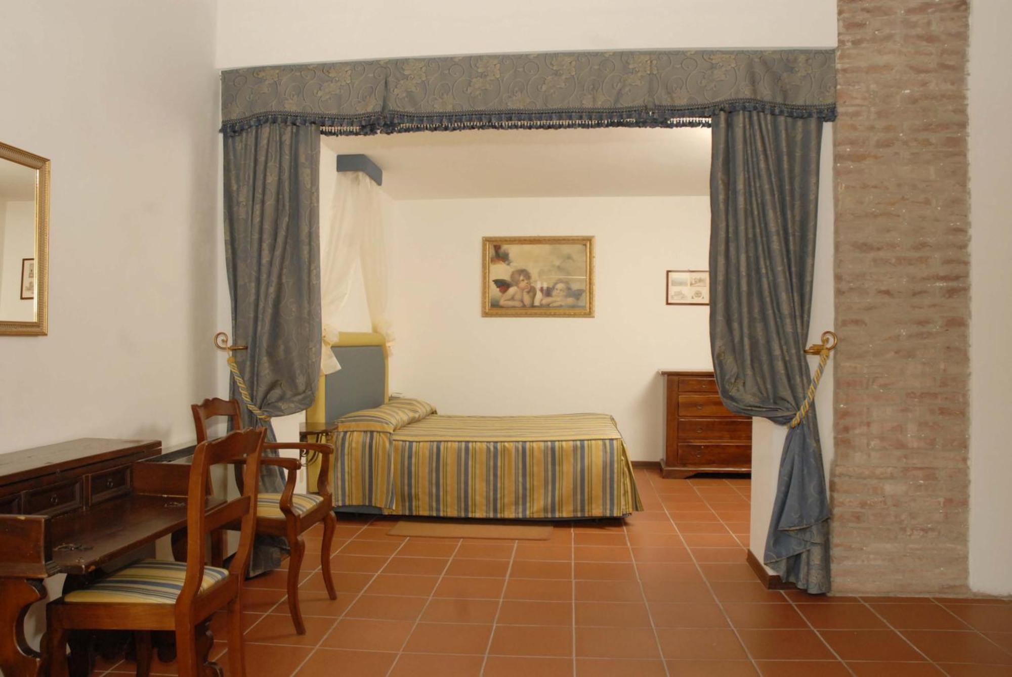 Relais Borgo Di Toiano Guest House Sovicille Bilik gambar