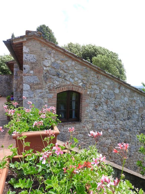 Relais Borgo Di Toiano Guest House Sovicille Luaran gambar