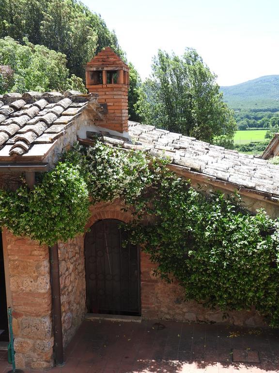 Relais Borgo Di Toiano Guest House Sovicille Luaran gambar